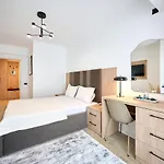 Sea La Vie 240 In Infinity - Parking Apartman *